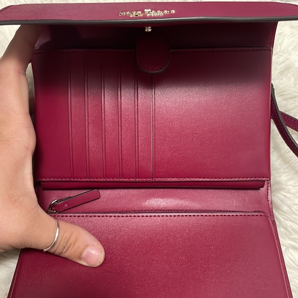 ✨ Kate Spade ,Laurel Way Winni ,Color is Cranberry ,Crossbody ✨ - Picture 8 of 12